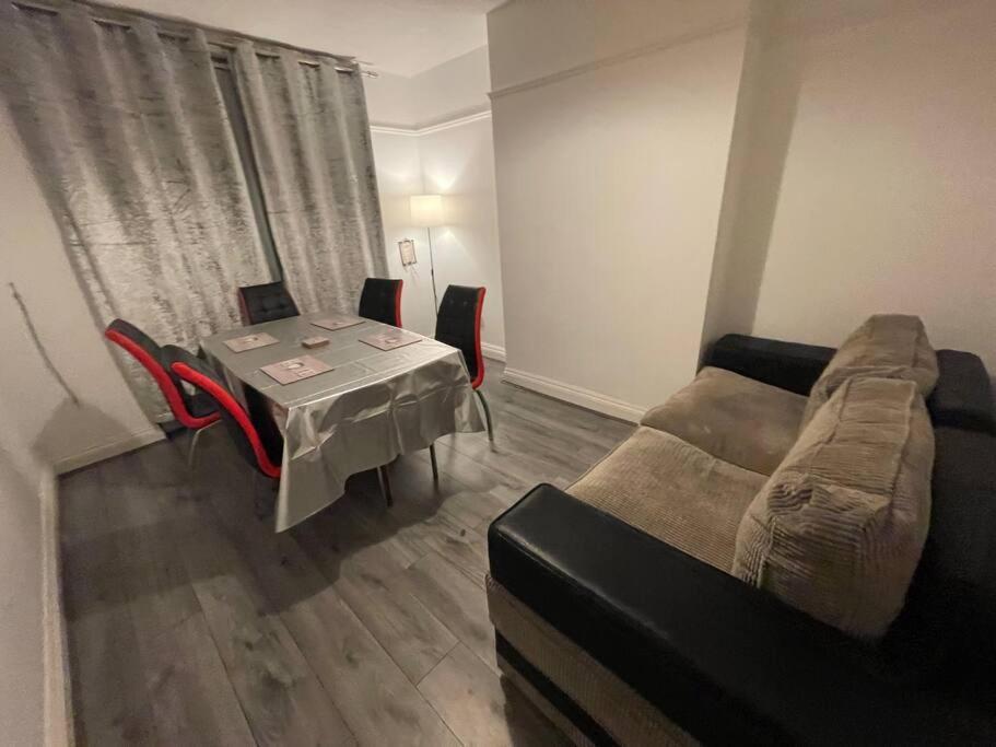 Large Beautiful 3 Bed House In City Of Birmingham Exteriör bild