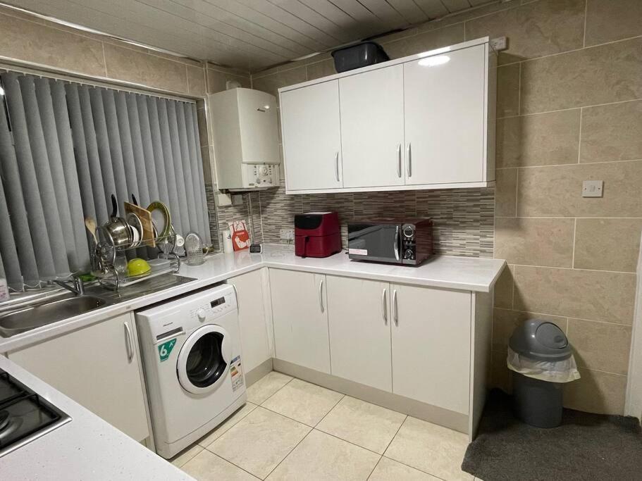 Large Beautiful 3 Bed House In City Of Birmingham Exteriör bild